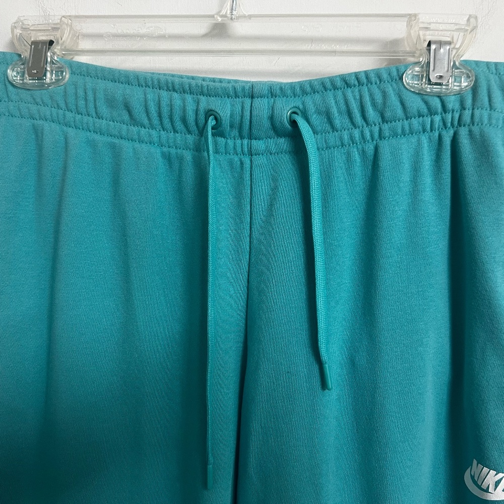 Nike Relaxed Fit Sweatpants - Picture 3 of 4